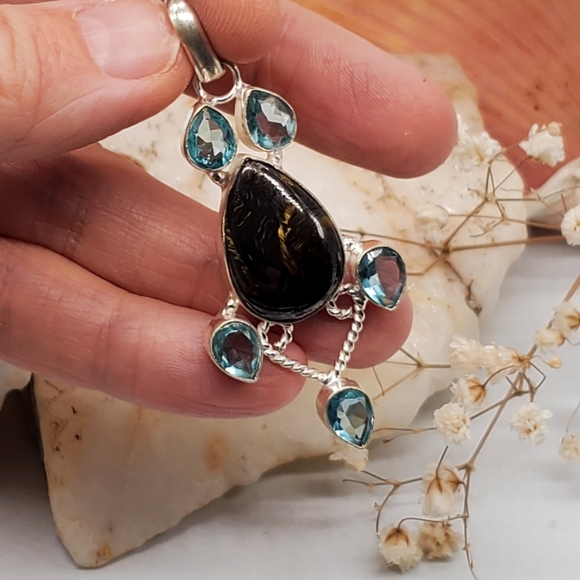 Beautiful Blue Quartz Topaz Crystals/Tiger Eye Silver Pendant - Picture 2 of 5